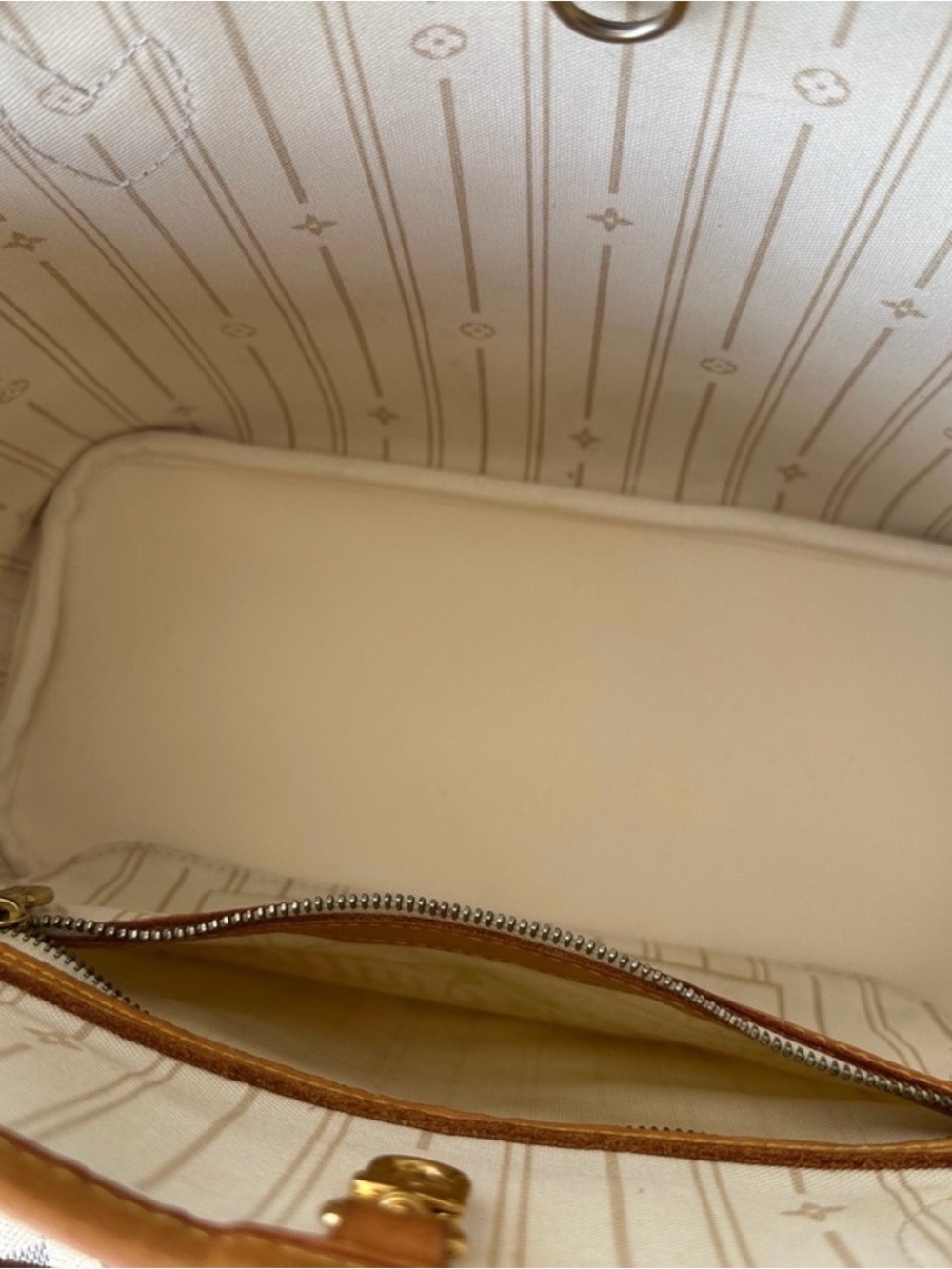 Louis Vuitton Neverfull MM, white - Picture 10 of 15